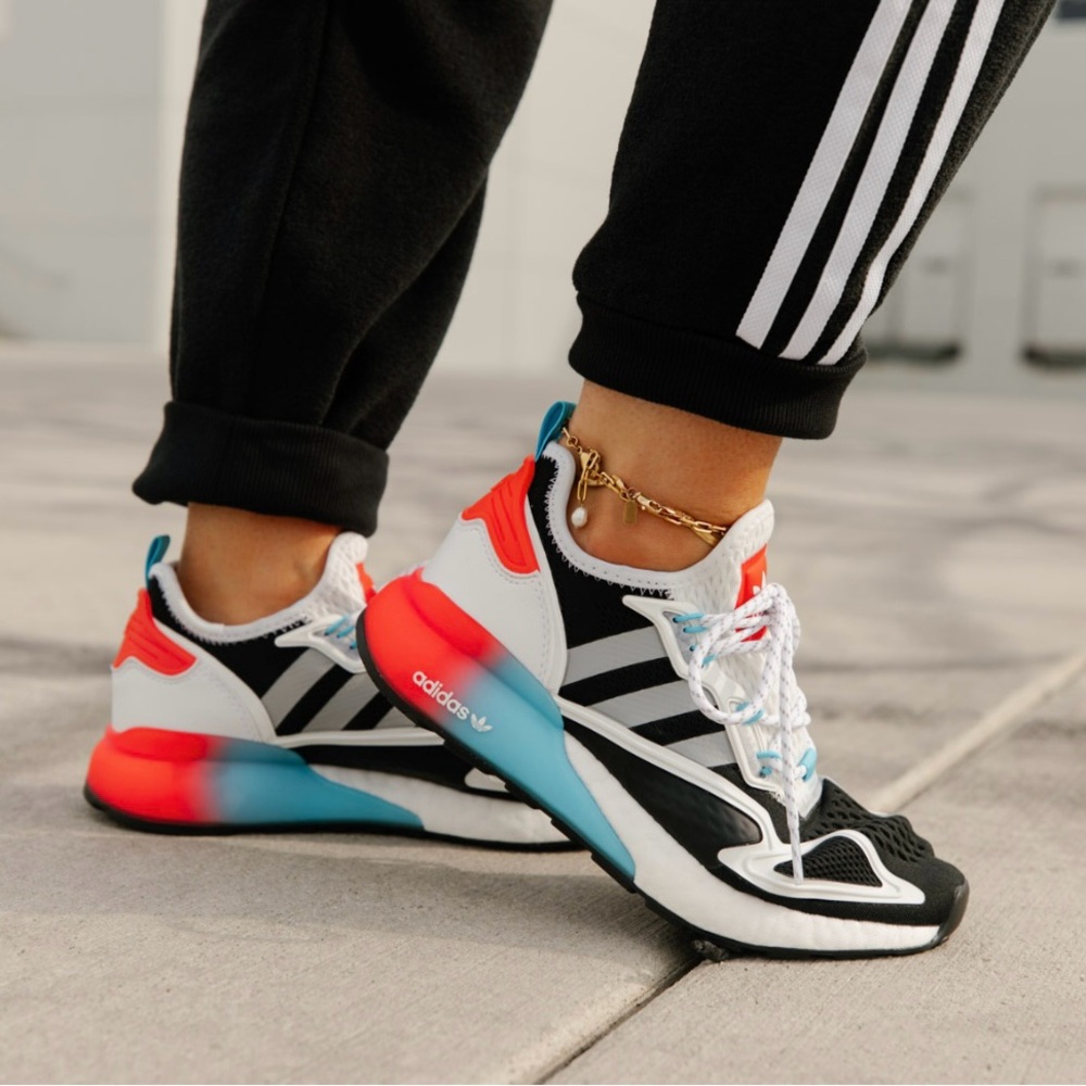 Adidas ZX 2K BOOST SHOES NWOB size 8.5 Black/Grey Two/ Signal Cyan FY2012 RARE
